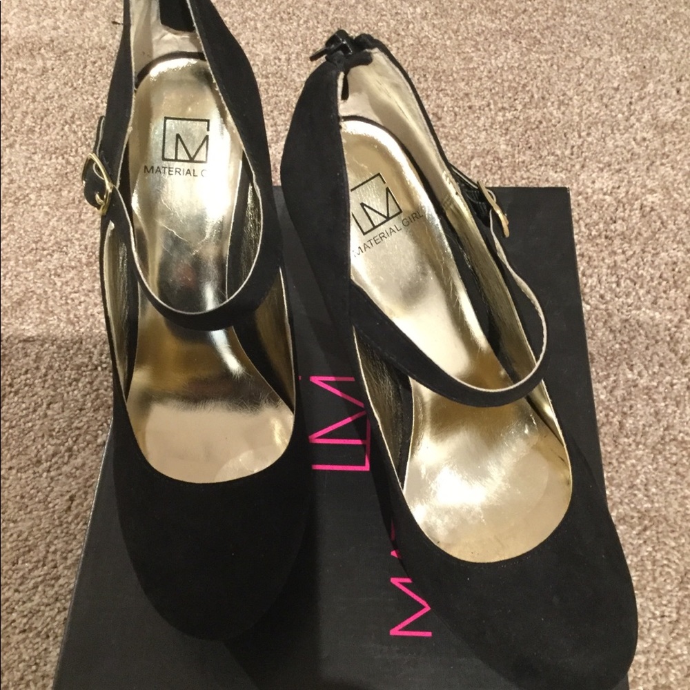 Material Girl Black Pumps